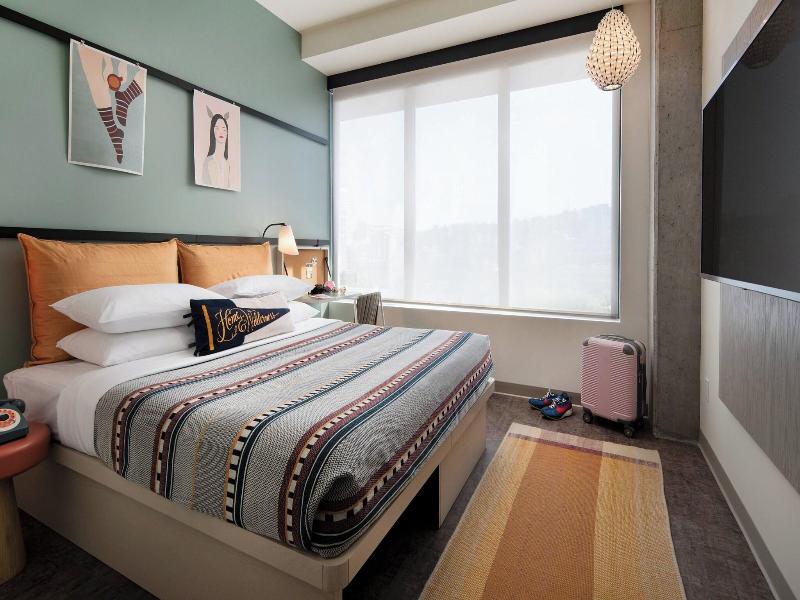 Moxy Portland Downtown image