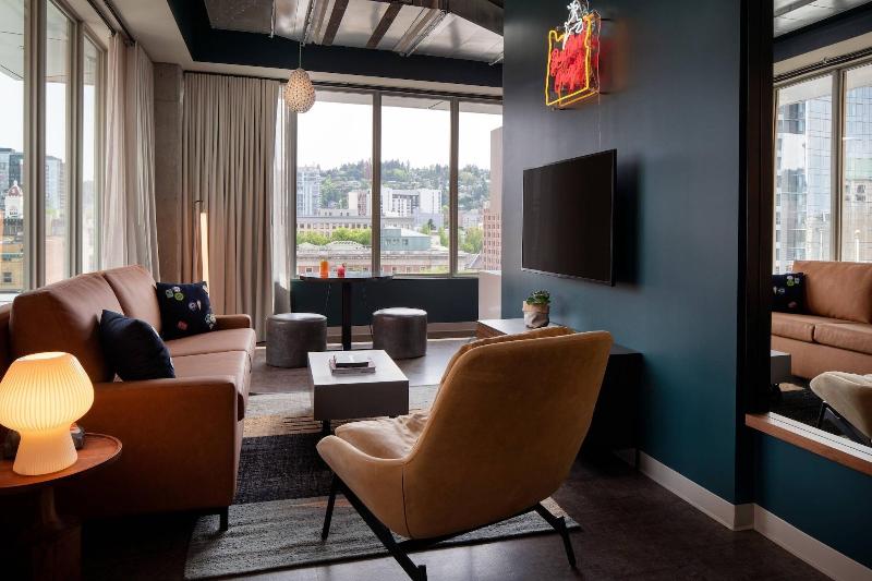 Moxy Portland Downtown image