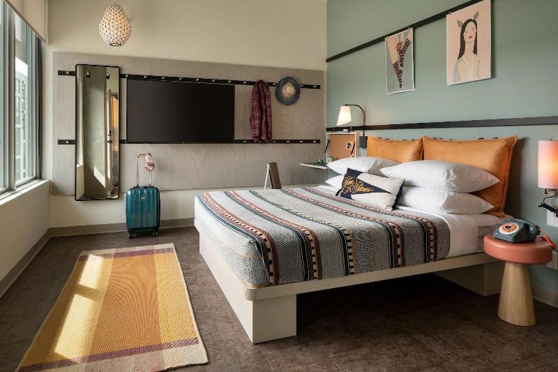 Moxy Portland Downtown image