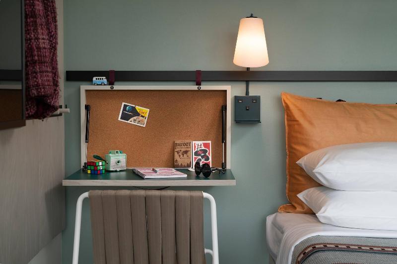 Moxy Portland Downtown image