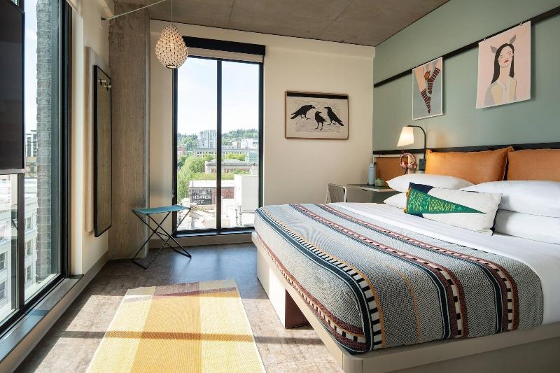 Moxy Portland Downtown image