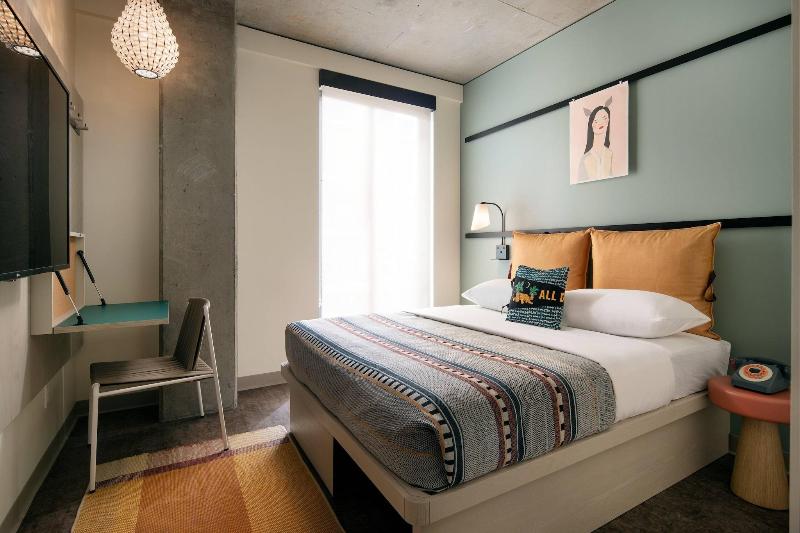Moxy Portland Downtown image