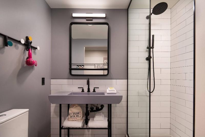 Moxy Portland Downtown image