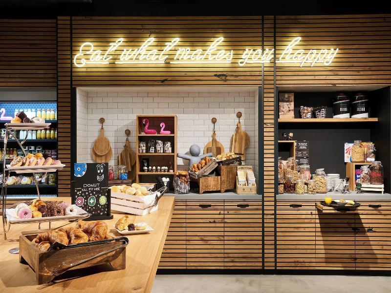 Moxy Amsterdam Schiphol Airport image