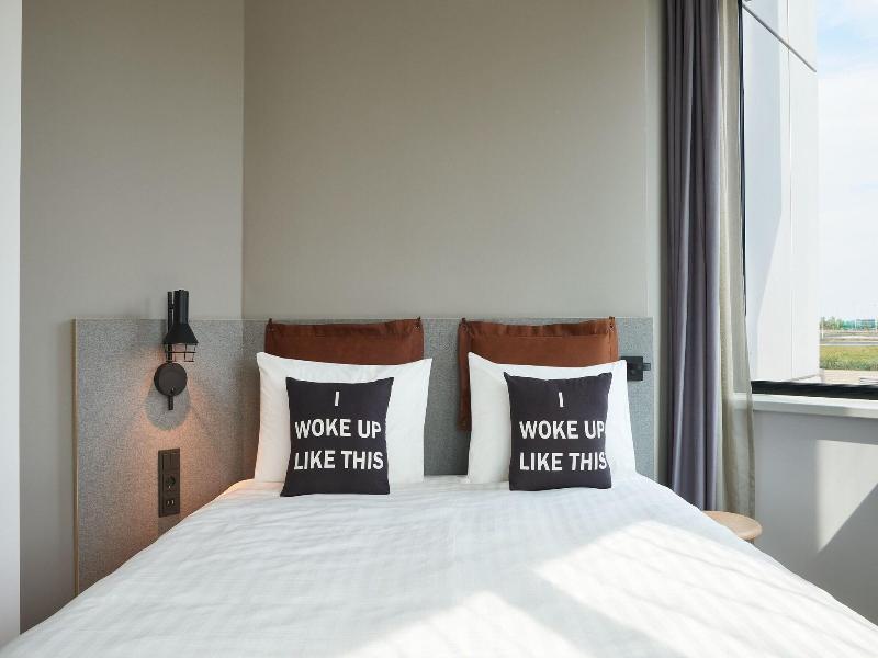 Moxy Amsterdam Schiphol Airport image