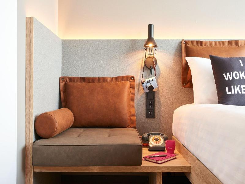 Moxy Amsterdam Schiphol Airport image