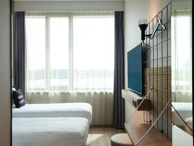 Moxy Amsterdam Schiphol Airport image