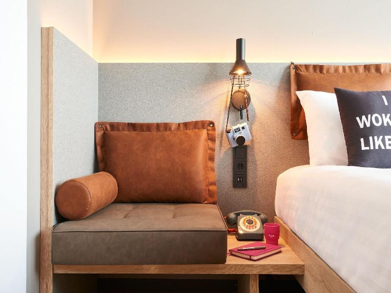 Moxy Amsterdam Schiphol Airport image