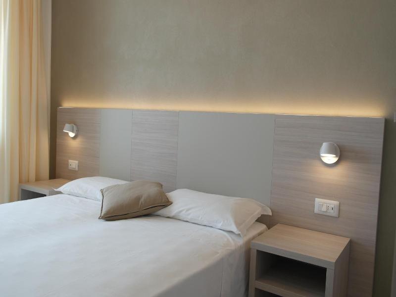Hotel Karibe image