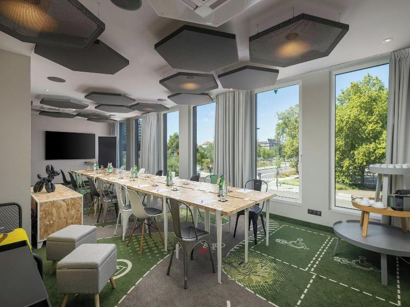 Aloft Strasbourg Etoile image