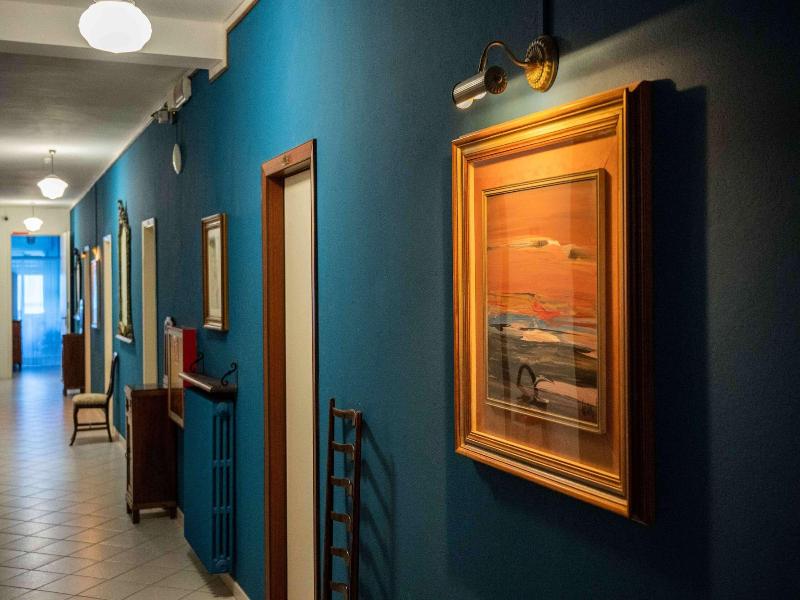 Hotel La Villa image