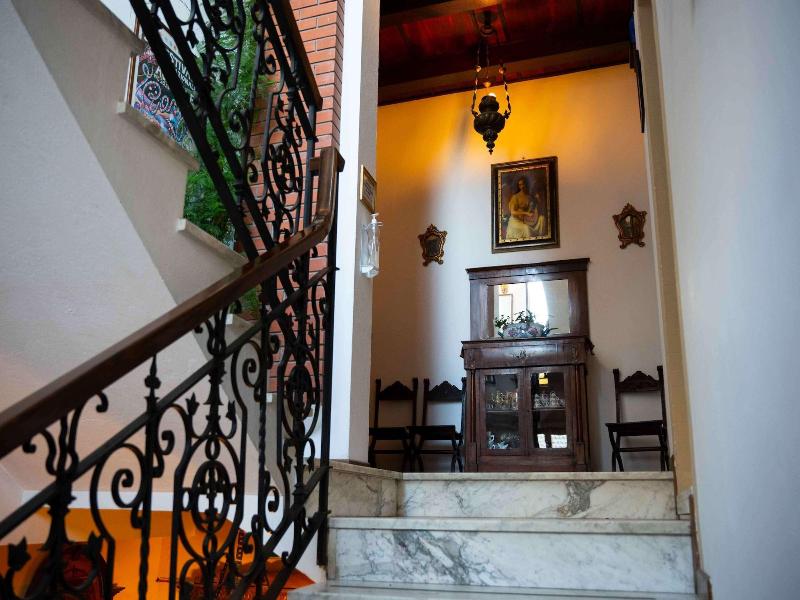 Hotel La Villa image