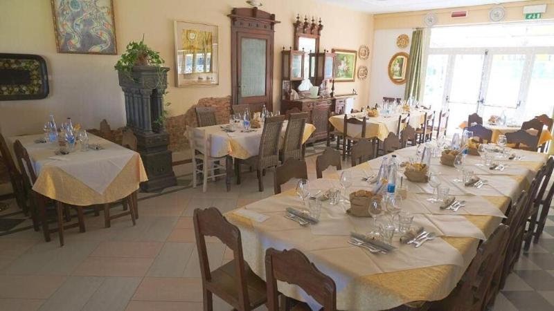 Hotel La Villa image