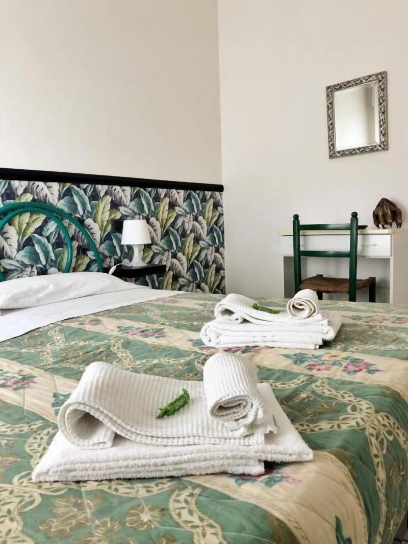 Hotel La Villa image
