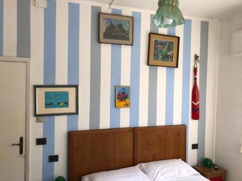 Hotel La Villa image