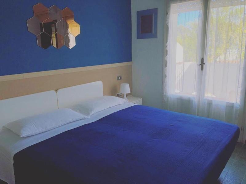 Hotel La Villa image