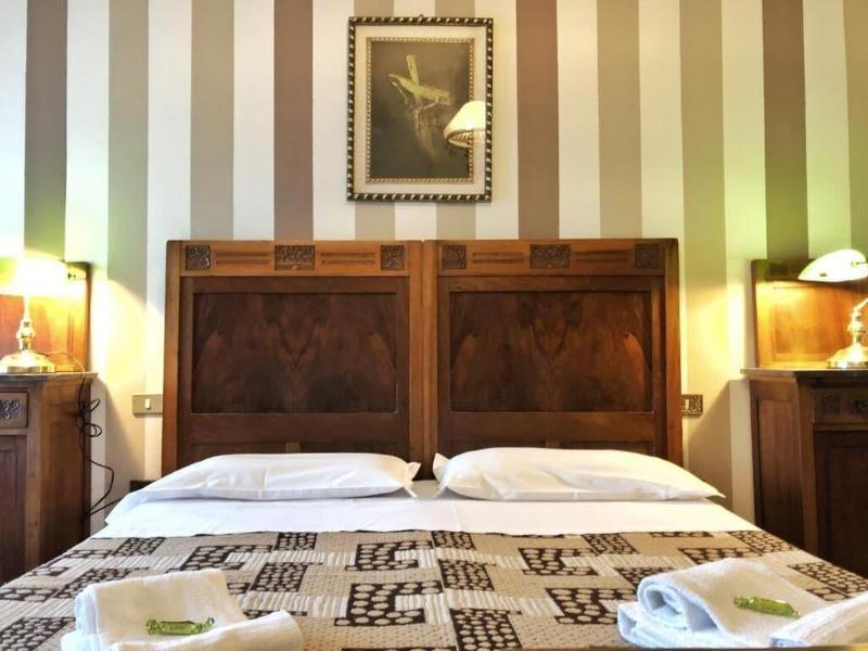 Hotel La Villa image