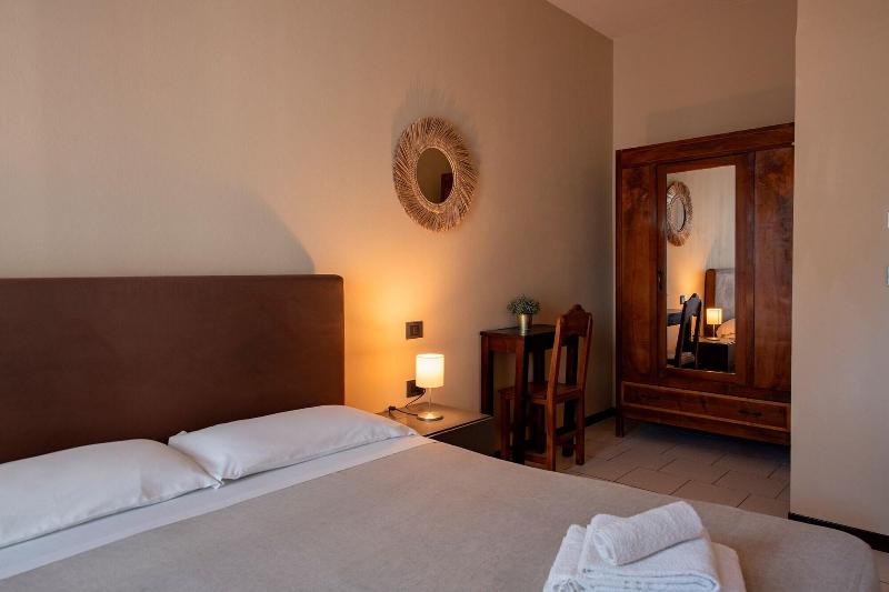 Hotel La Villa image