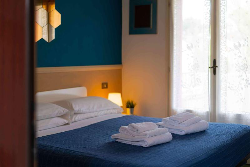 Hotel La Villa image