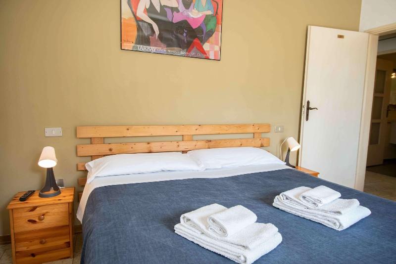 Hotel La Villa image