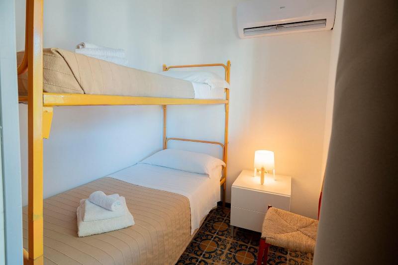 Hotel La Villa image