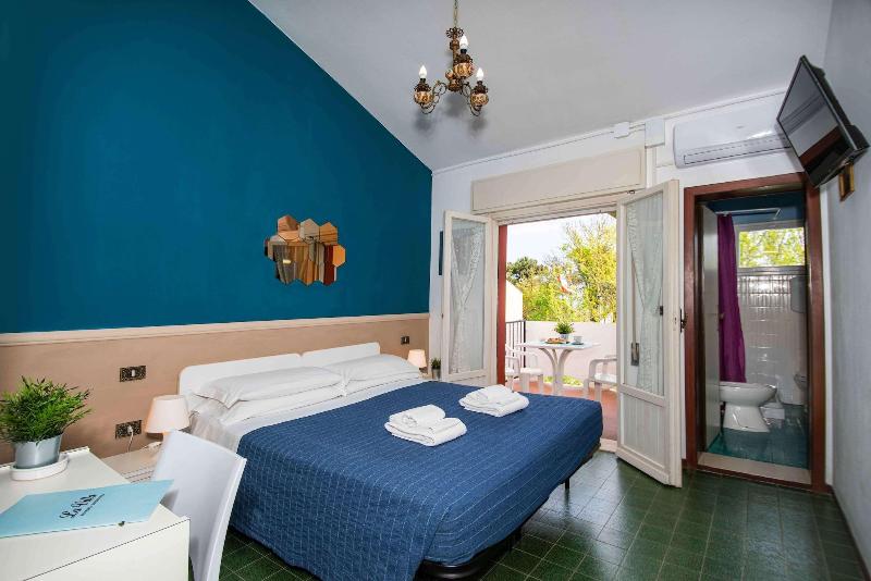Hotel La Villa image