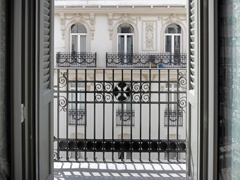 Palacio Santa Clara, Autograph Collection image