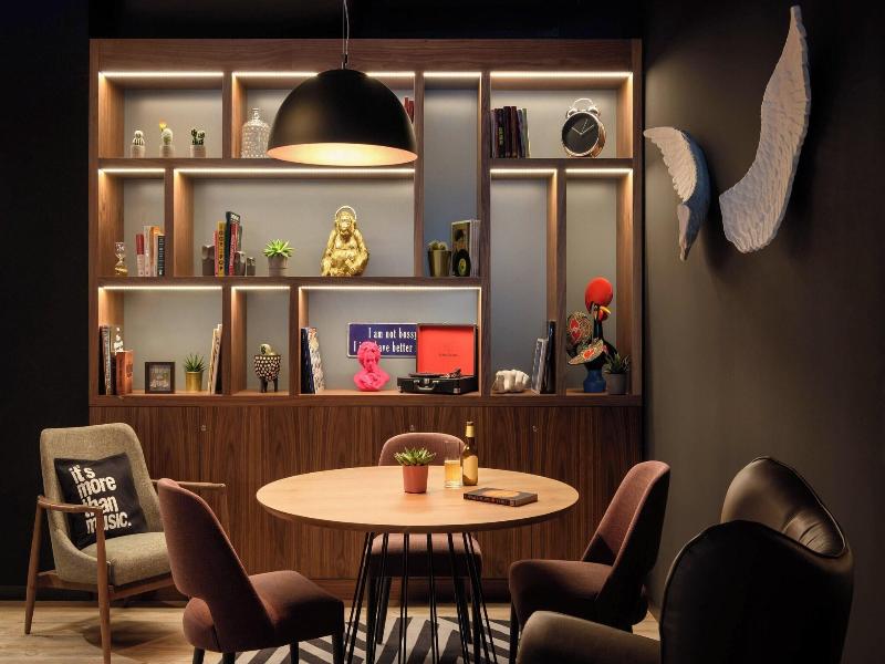 Moxy Lisboa Oriente image