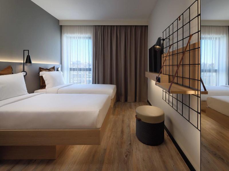 Moxy Lisboa Oriente image