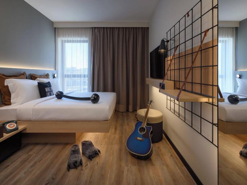 Moxy Lisboa Oriente image
