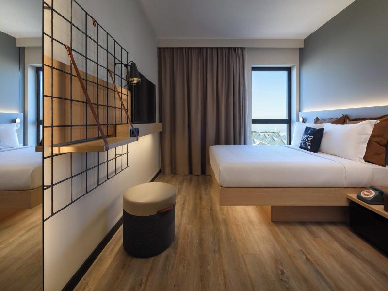 Moxy Lisboa Oriente image