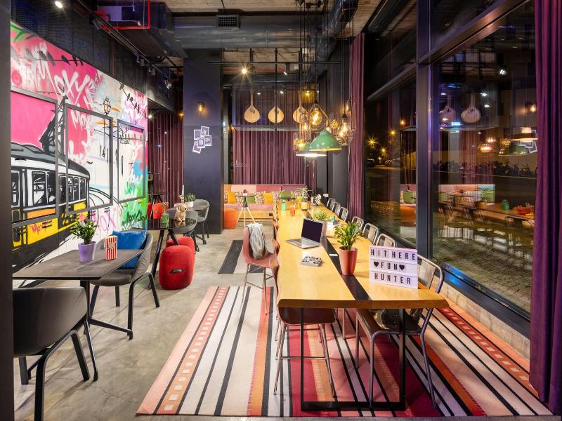 Moxy Lisbon City image