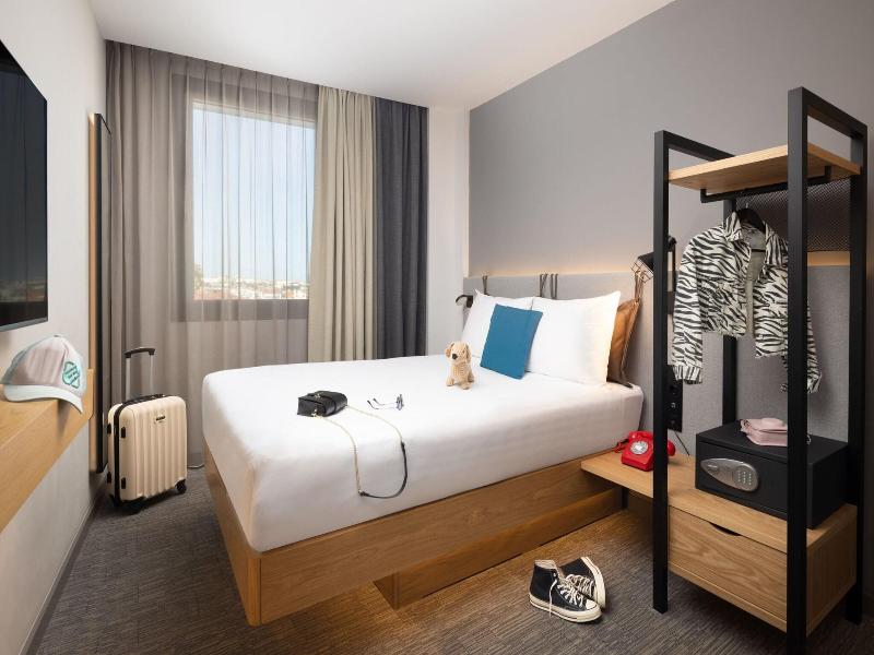 Moxy Lisbon City image