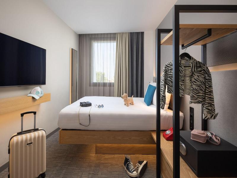 Moxy Lisbon City image