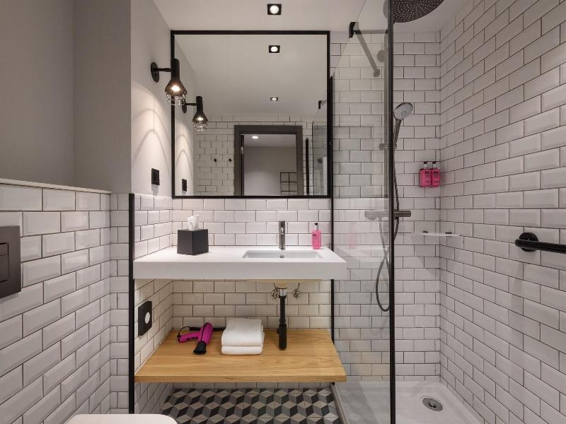 Moxy Lisbon City image