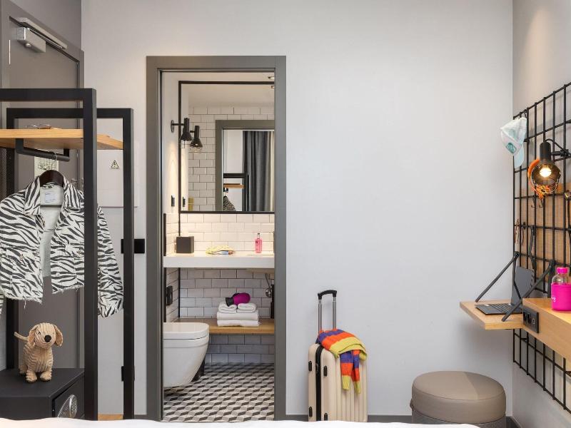 Moxy Lisbon City image