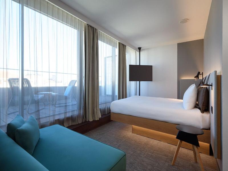 Moxy Lisbon City image
