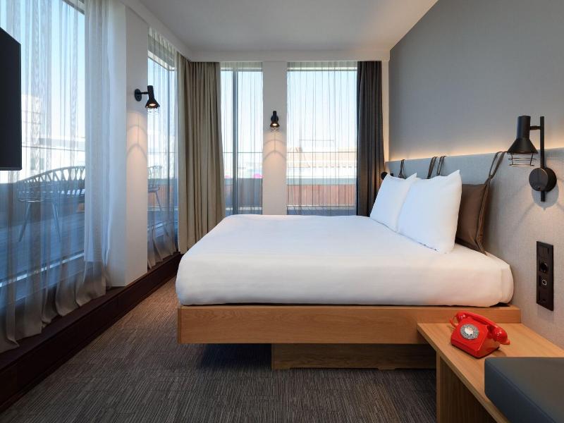 Moxy Lisbon City image