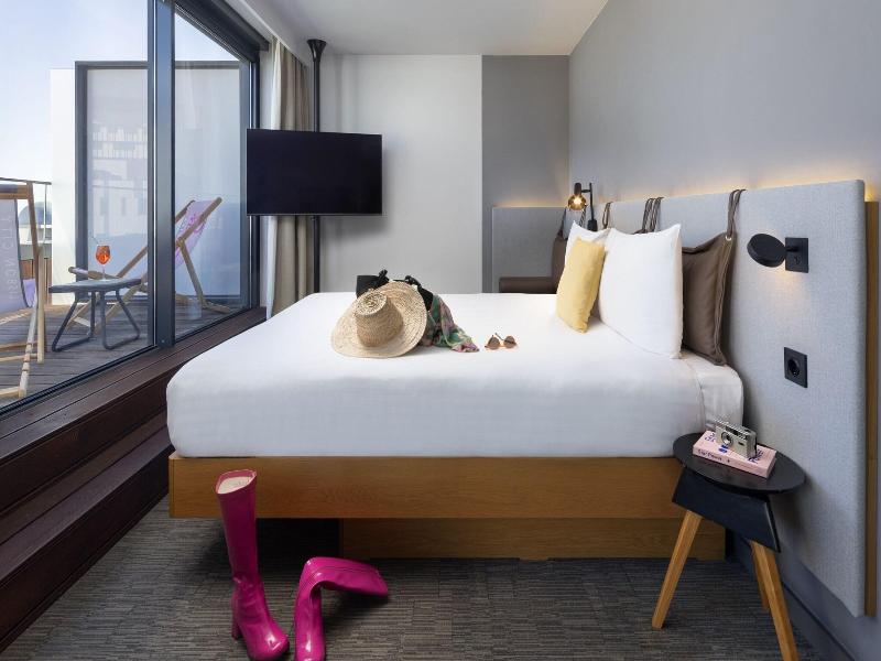 Moxy Lisbon City image