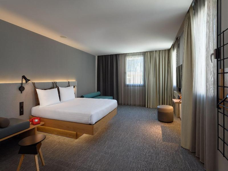 Moxy Lisbon City image