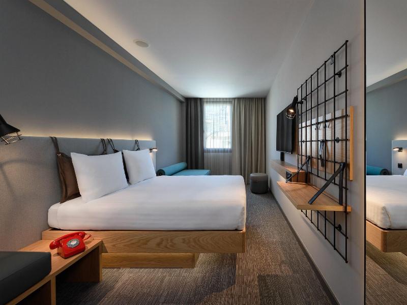 Moxy Lisbon City image