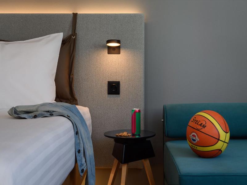 Moxy Lisbon City image
