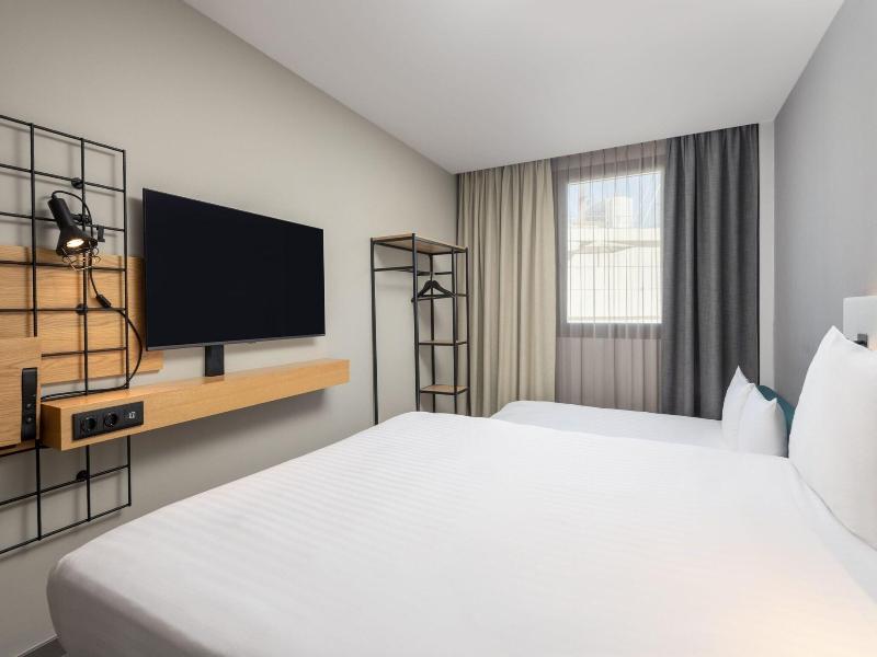 Moxy Lisbon City image
