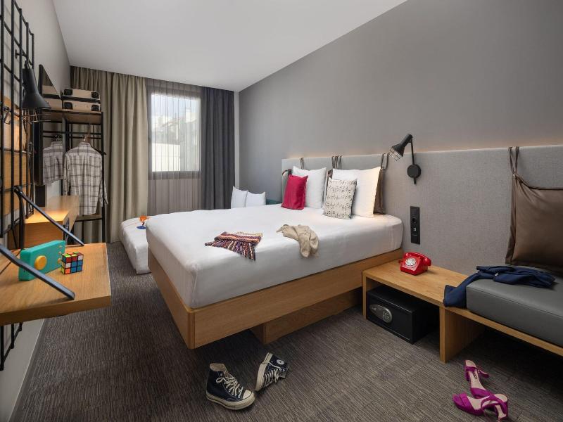 Moxy Lisbon City image