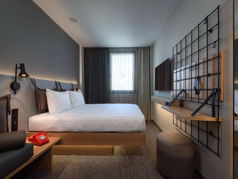 Moxy Lisbon City image
