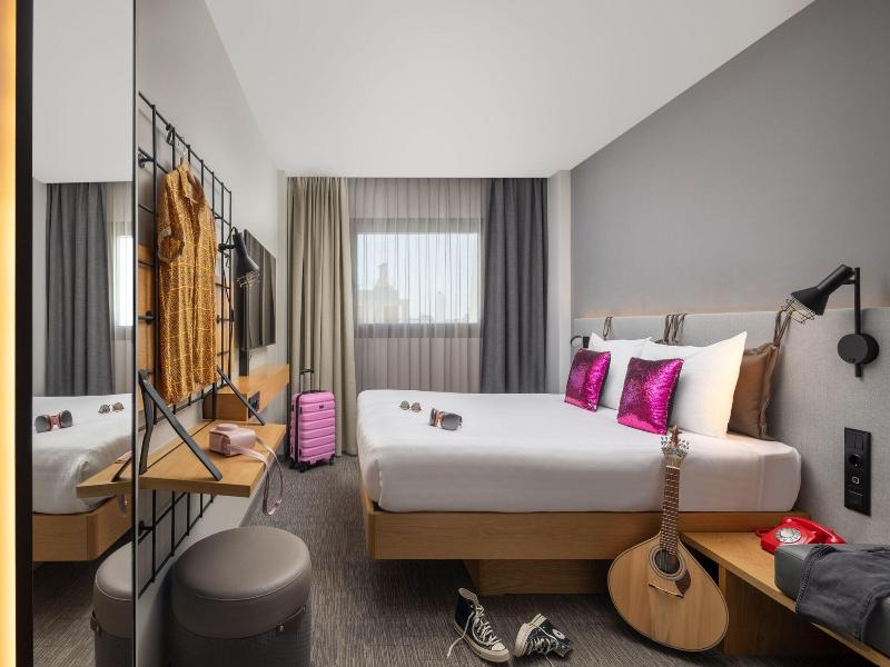 Moxy Lisbon City image