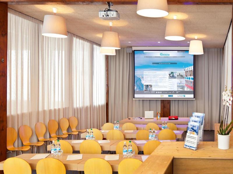 Glacier Hotel Grawand image