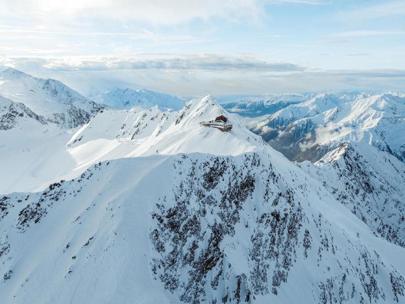 Glacier Hotel Grawand image