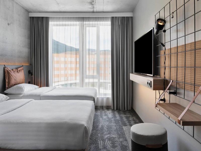 Moxy Bergen image