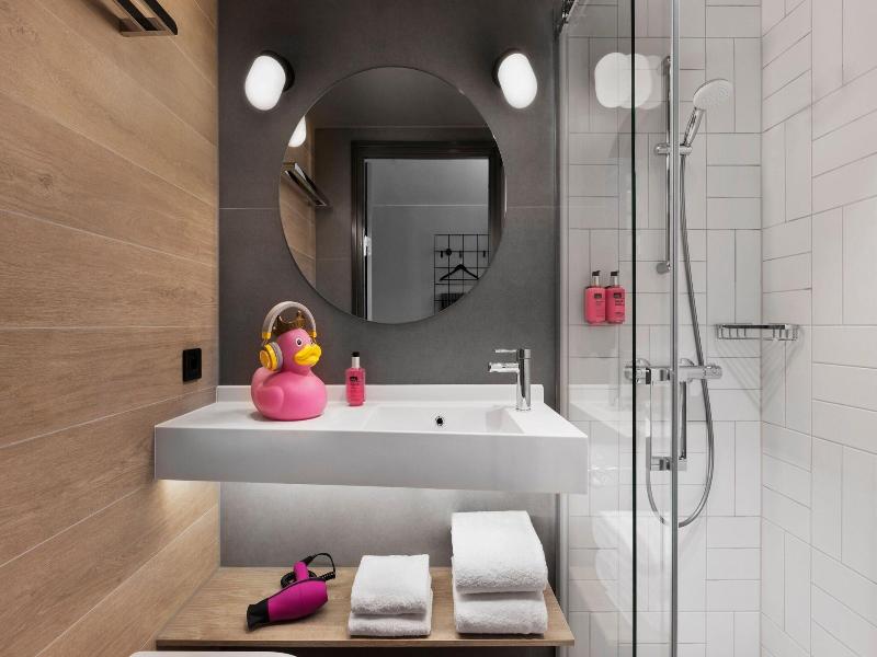 Moxy Bergen image
